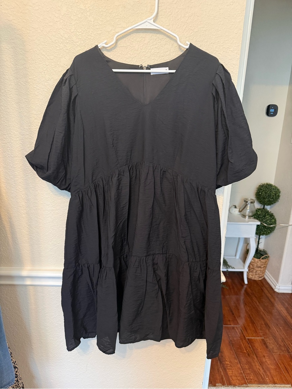 Black V-Neck Tiered Women's Dress 1X nine west